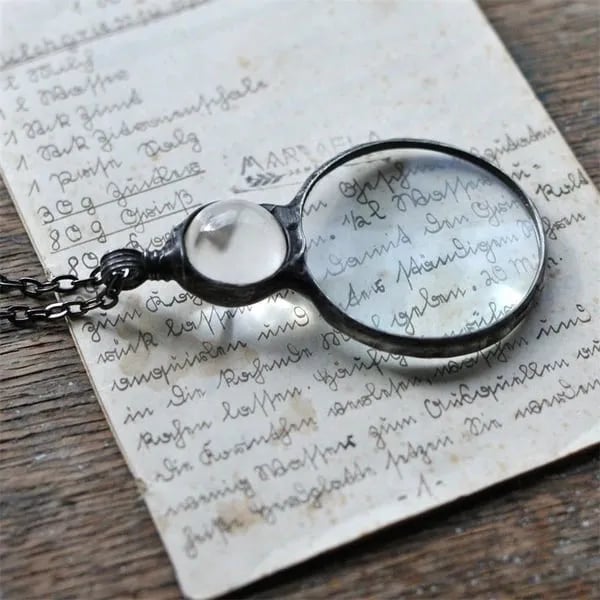 Kalsten | Necklace with magnifying pendant