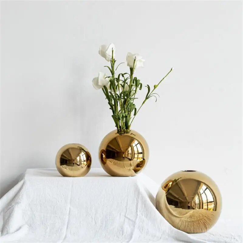 Kalsten | Golden Ball Vase