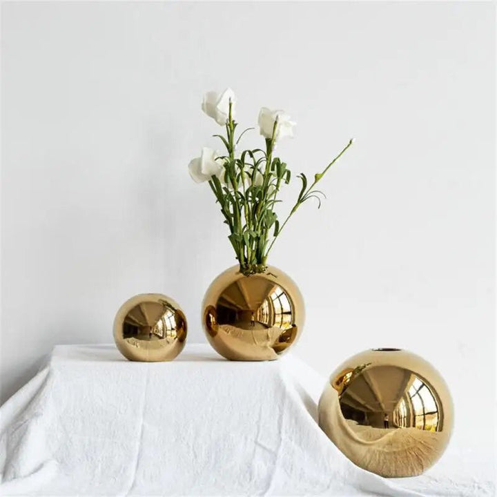 Kalsten | Golden Ball Vase