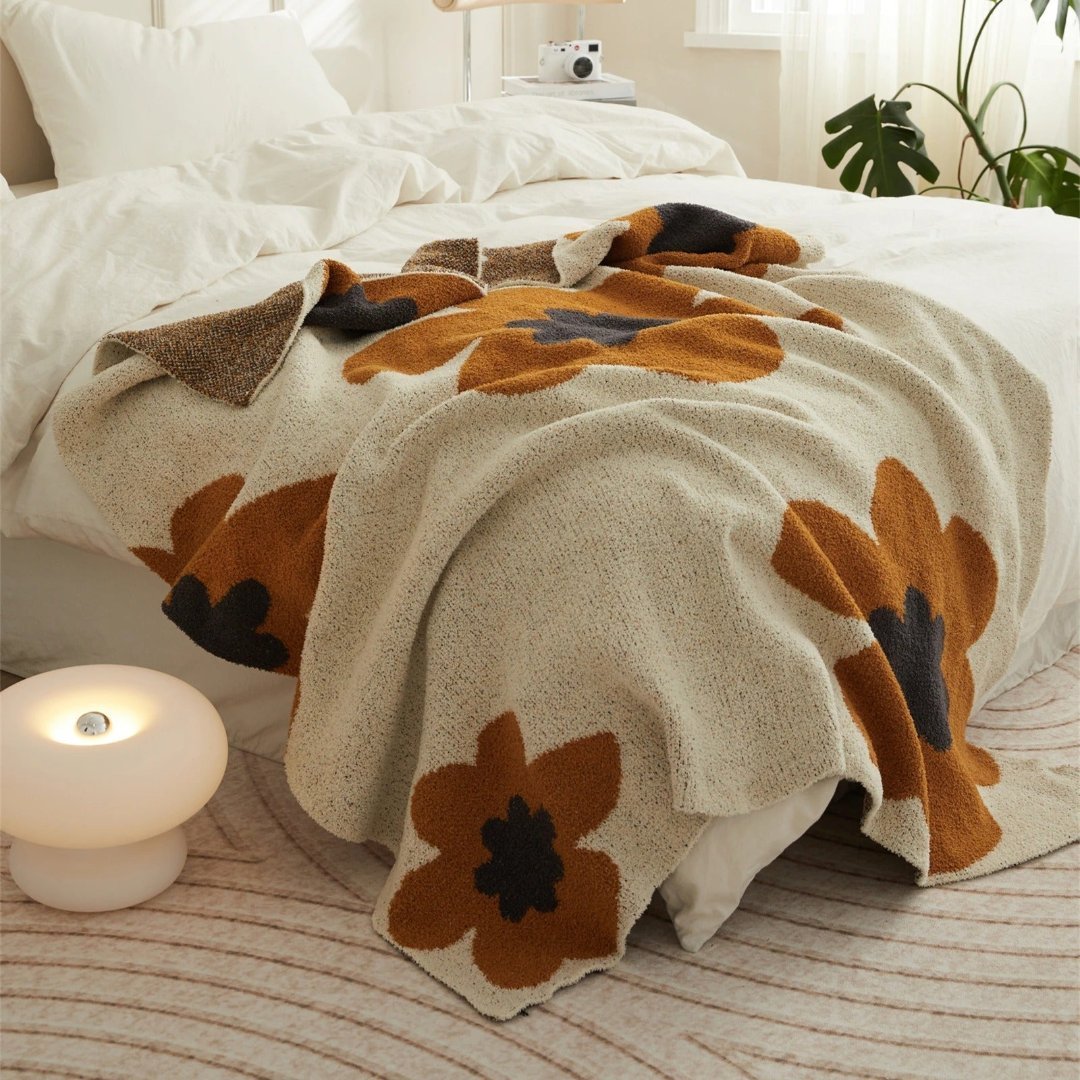 Kalsten | Elegance and warmth for your home with the soft flower blanket