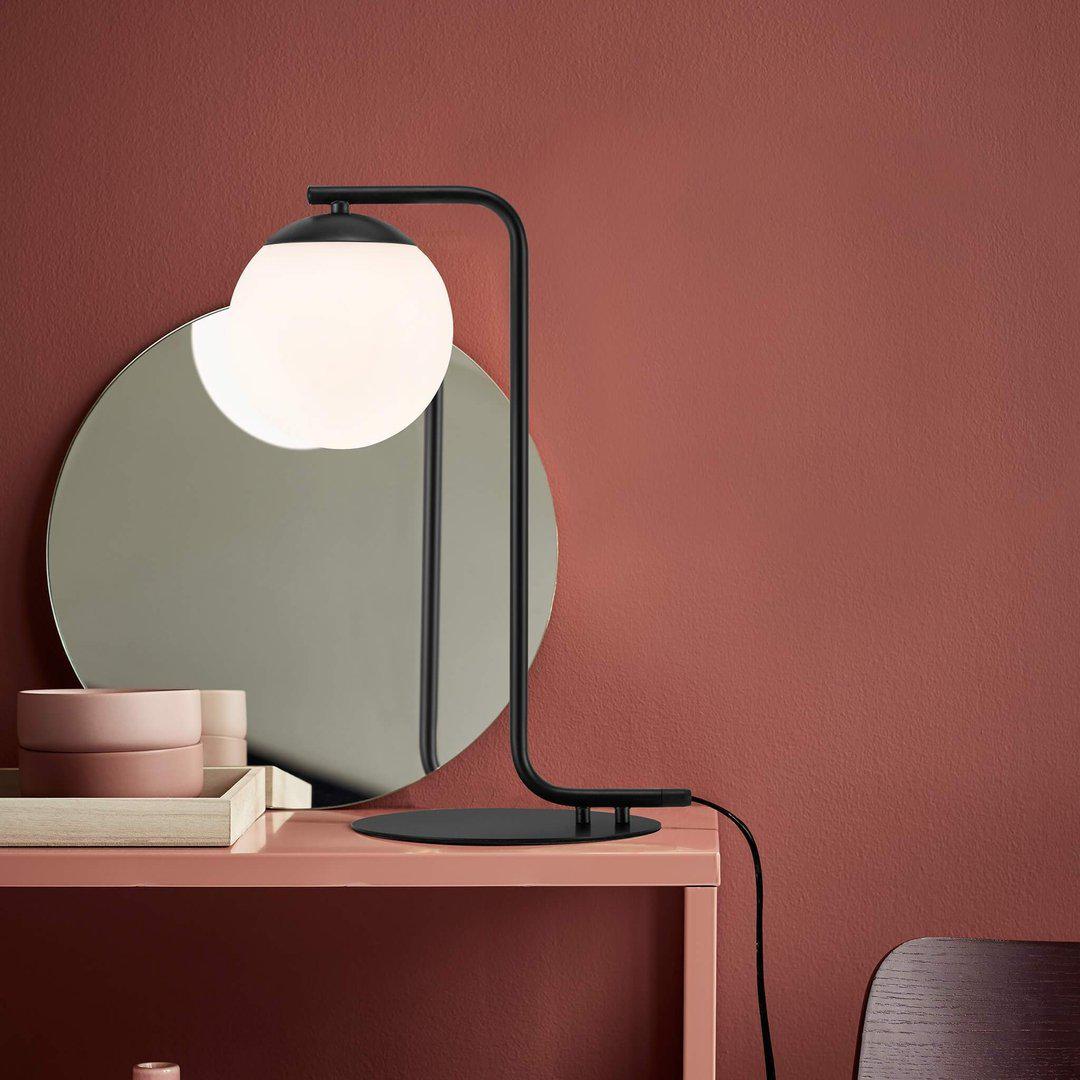 Stylish Black Grant Prestige Table Lamp - Enhance your interior Kalsten