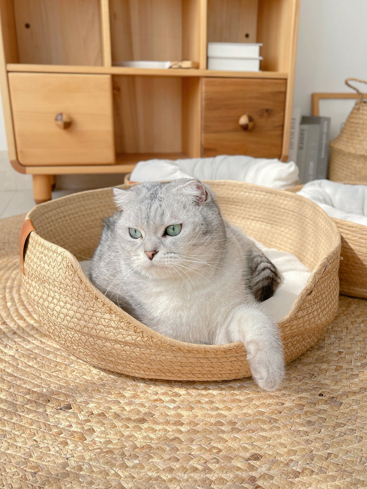 Handmade Comfortable Cat Bed - LuxeSnooze Bowlift