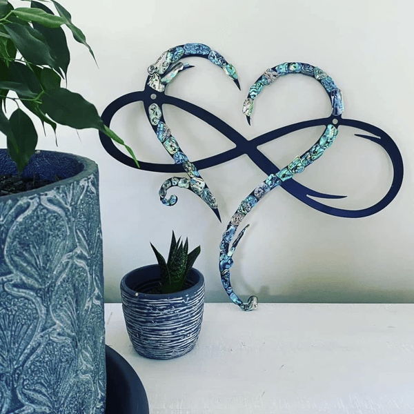 Kalsten | InfinityHeart Wall Decor – Iron Wall Sculpture with Symbol of Eternal Love