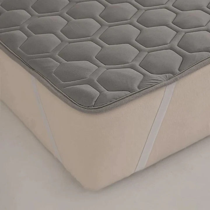 Quilted Cooling Mattress Pad with High-Density Cooling Fiber | Kalsten