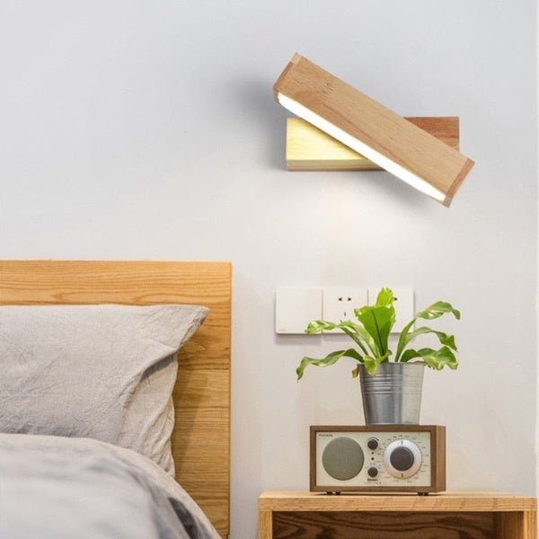 Nordic Design Rotating Bedside Wooden Wall Lamp | Kalsten