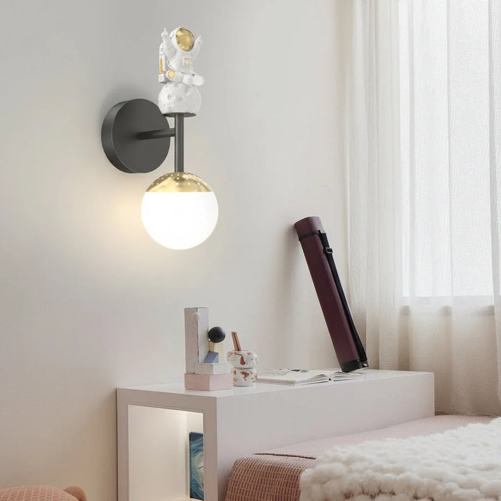 Cartoon Astronaut LED Wall Sconce – Creative 20W Resin Space Art Wall Light - 3-Color Dimming | Kalsten