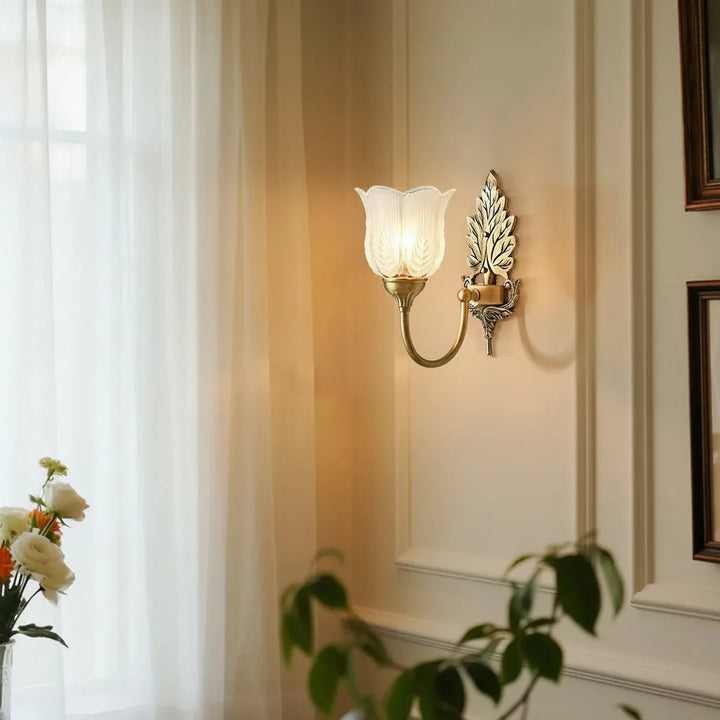 Brass Wall Sconce – American Vintage Bud Glass (E14 LED & 29-30cm) | Kalsten