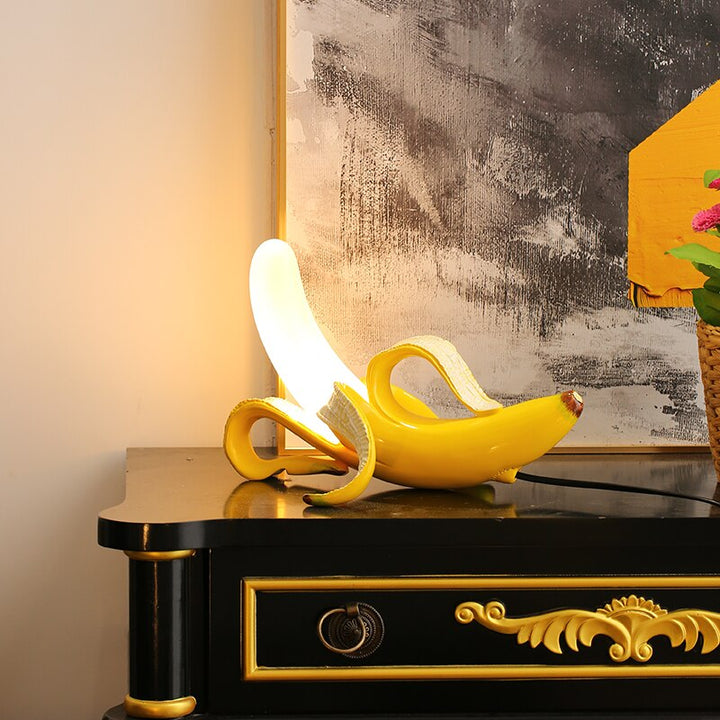 GoldenBanana - Elegant Art Deco Table Lamp | Kalsten