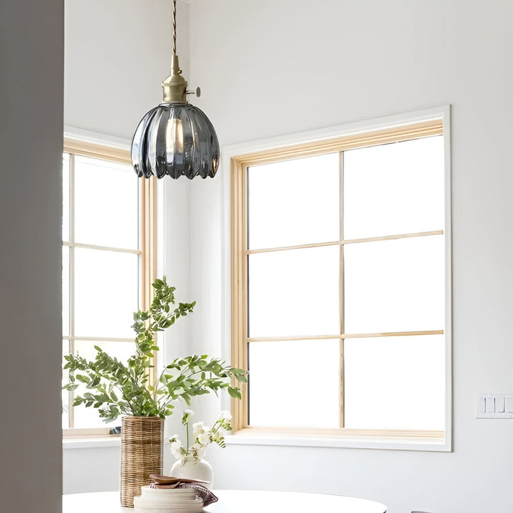 Hanging light with flower glass – Japanese design for cozy spaces | Kalsten