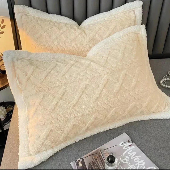 LuxeLoom Duvet - Luxurious Flannel Duvet for Ultimate Warmth and Comfort Kalsten