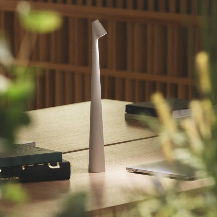 Sculpting table lamp | Kalsten