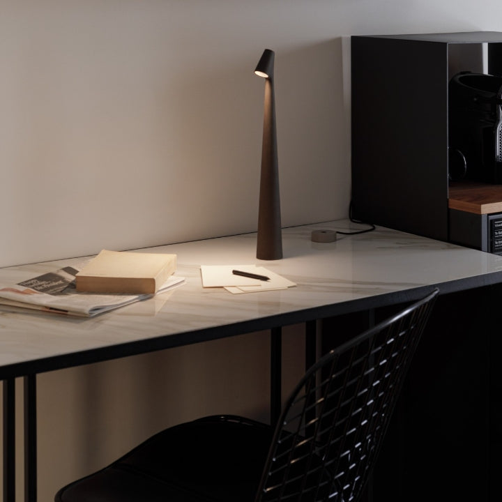 Sculpting table lamp | Kalsten