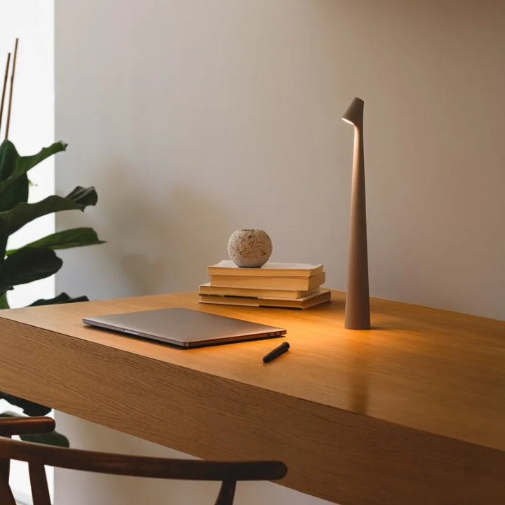 Sculpting table lamp | Kalsten