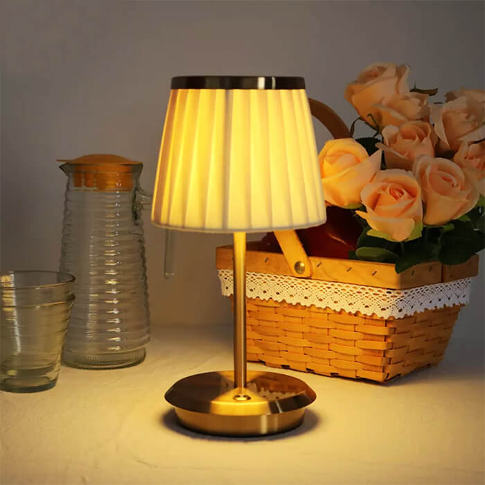 Golden DreamDrape Table Lamp – Elegance and Flexibility Kalsten
