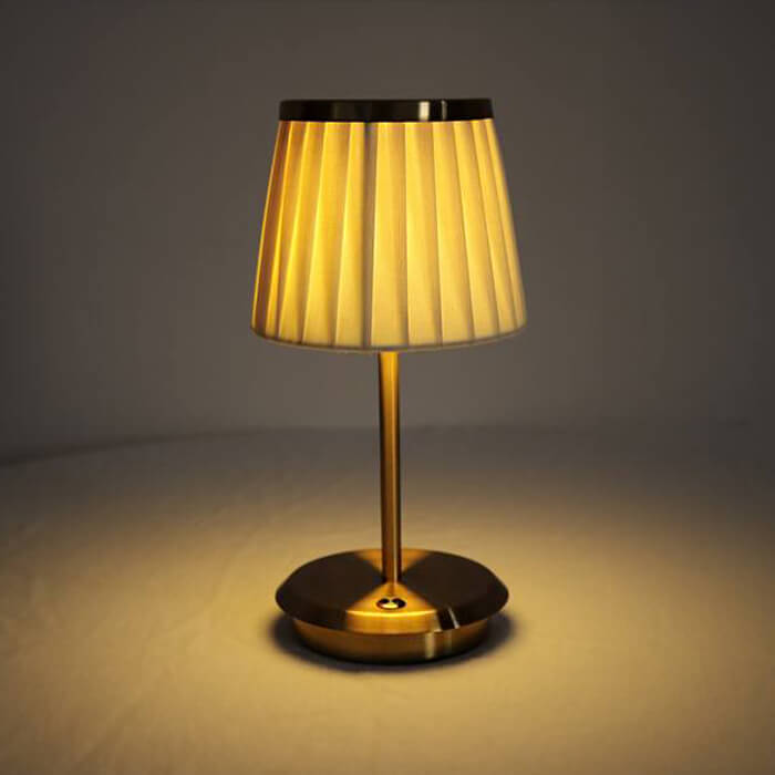 Golden DreamDrape Table Lamp – Elegance and Flexibility Kalsten