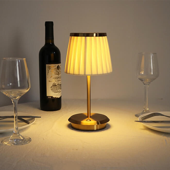 Golden DreamDrape Table Lamp – Elegance and Flexibility Kalsten