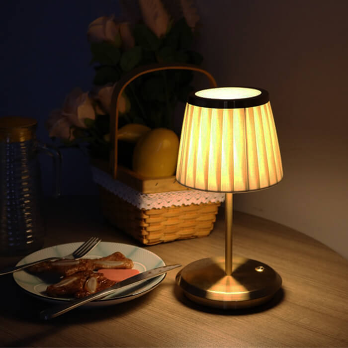 Golden DreamDrape Table Lamp – Elegance and Flexibility Kalsten