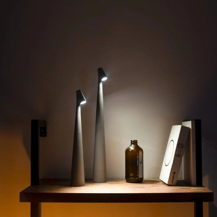 Wireless LED lamp in minimalist design | Table lamp | Kalsten
