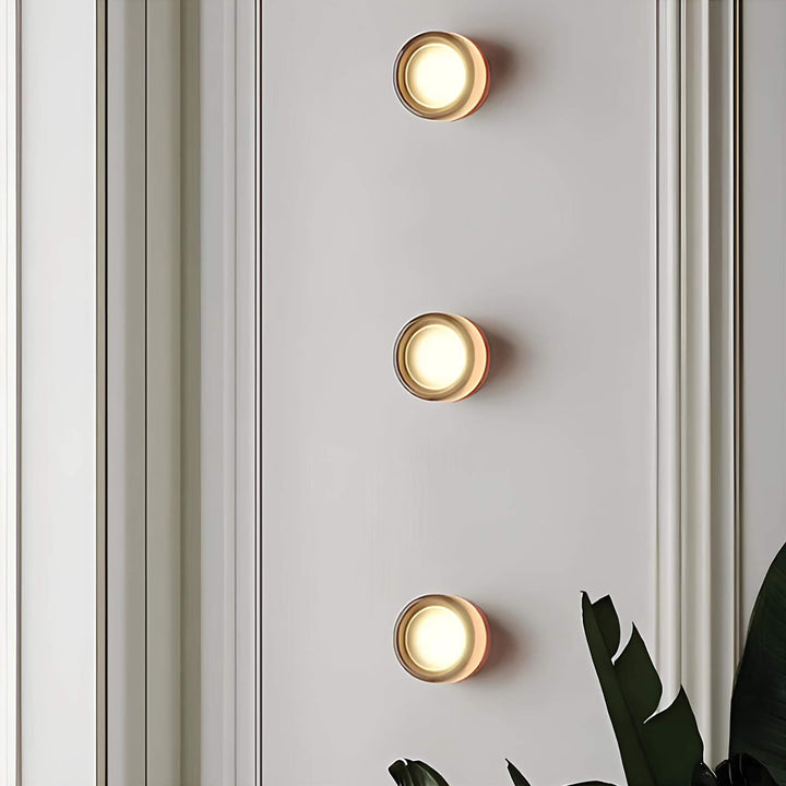 Elegant Wall Lamp for Contemporary Interior | Kalsten