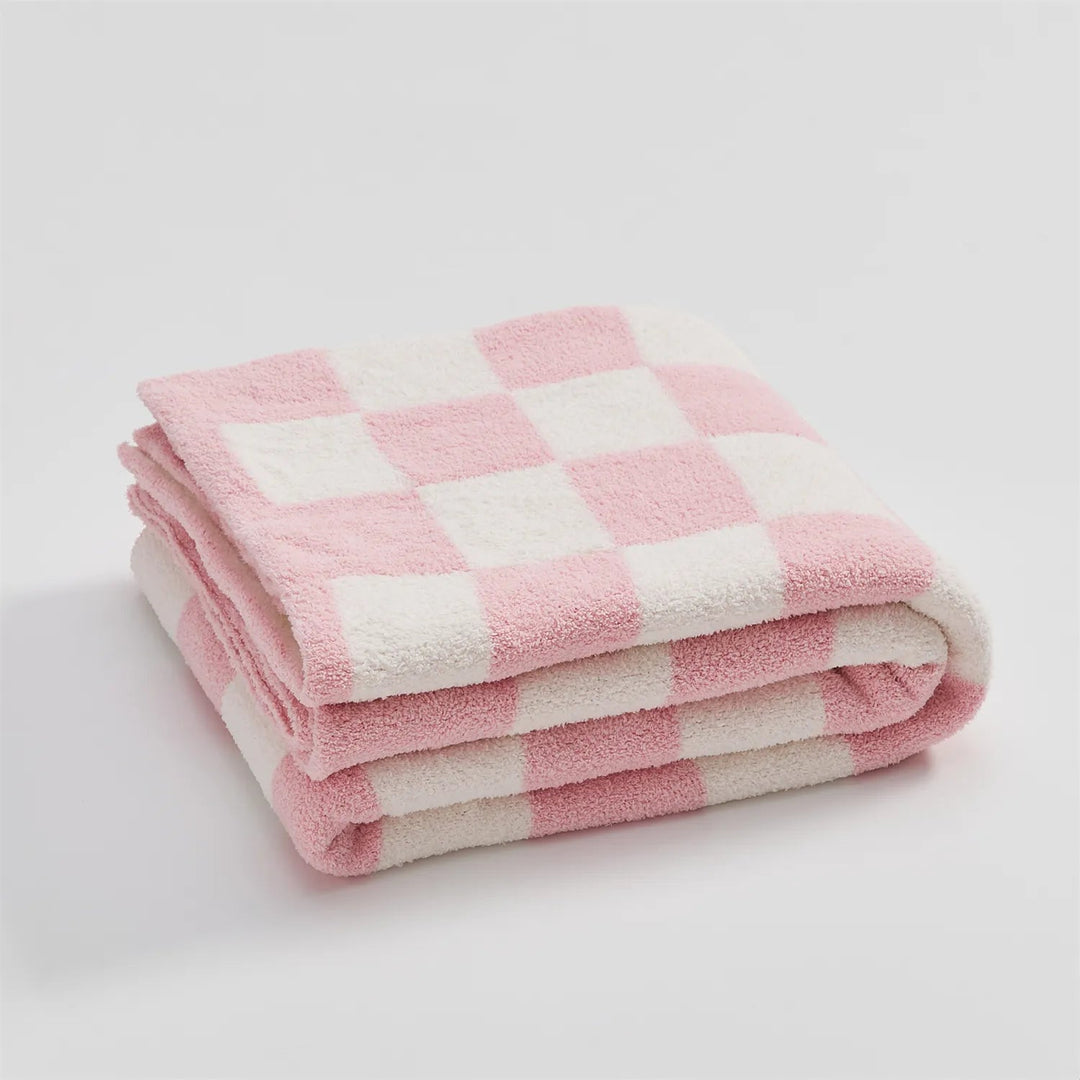 Stylish Plaid Blanket with Checkered Pattern