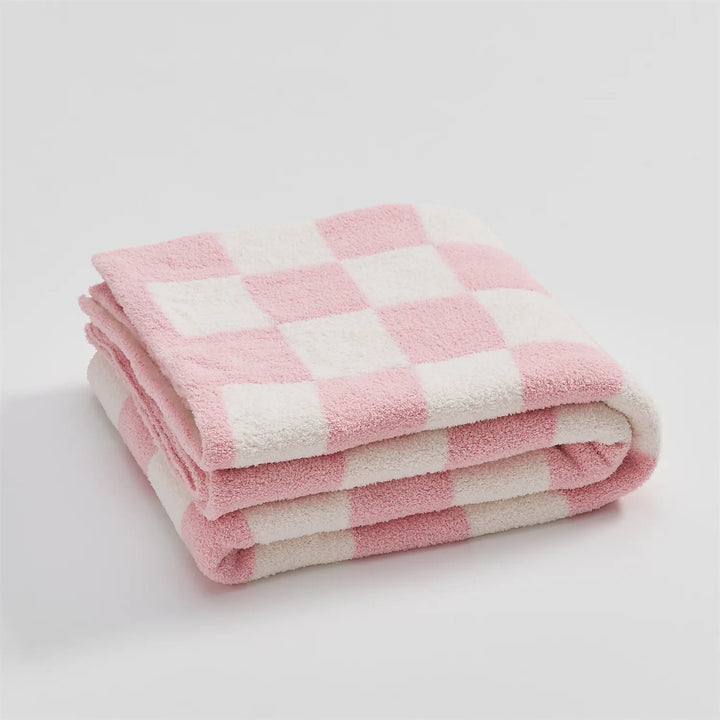 Stylish Plaid Blanket with Checkered Pattern