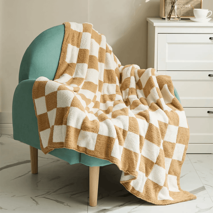 Stylish Plaid Blanket with Checkered Pattern