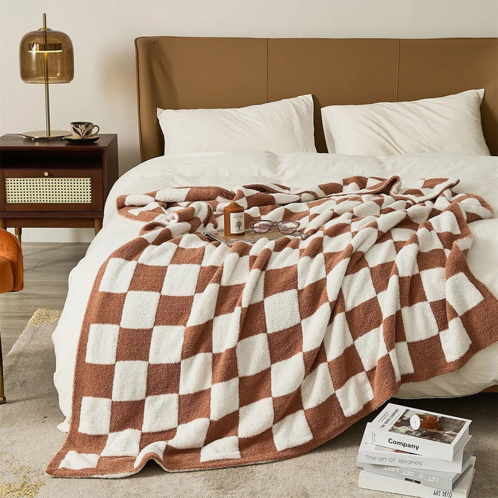 Stylish Plaid Blanket with Checkered Pattern