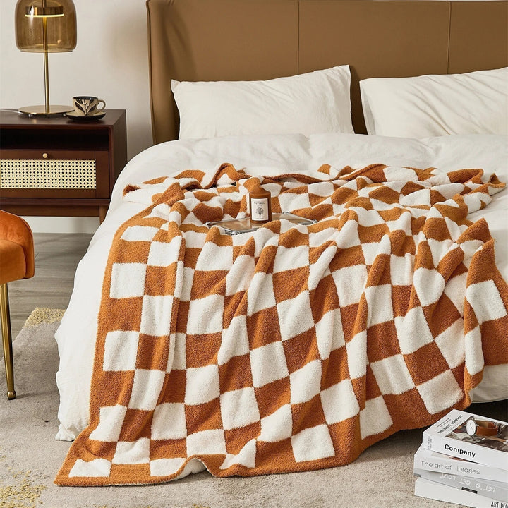Stylish Plaid Blanket with Checkered Pattern