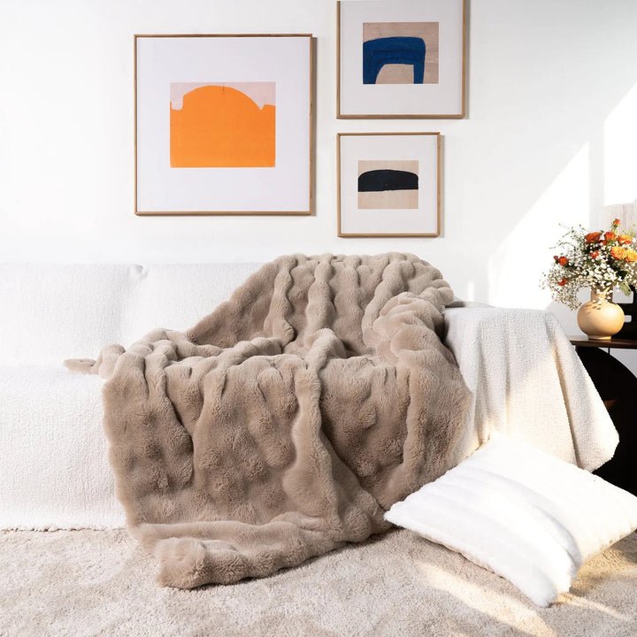 Soft Faux Fur Throw Blanket Kalsten