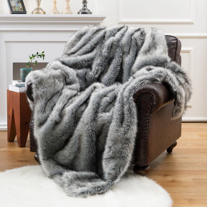 Kalsten | Soft and Plush Blanket Winter Pattern Comfort with Delicate Fur