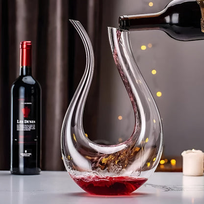 Wine decanter with aerator - hand-blown and stylish - 1500 ml for bar and home - lead-free glass