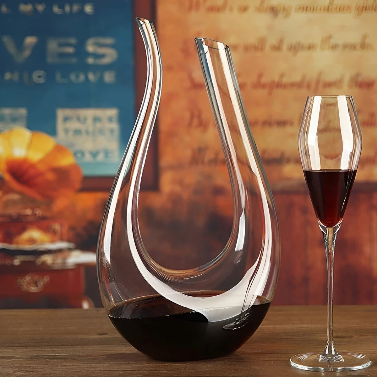 Wine decanter with aerator - hand-blown and stylish - 1500 ml for bar and home - lead-free glass