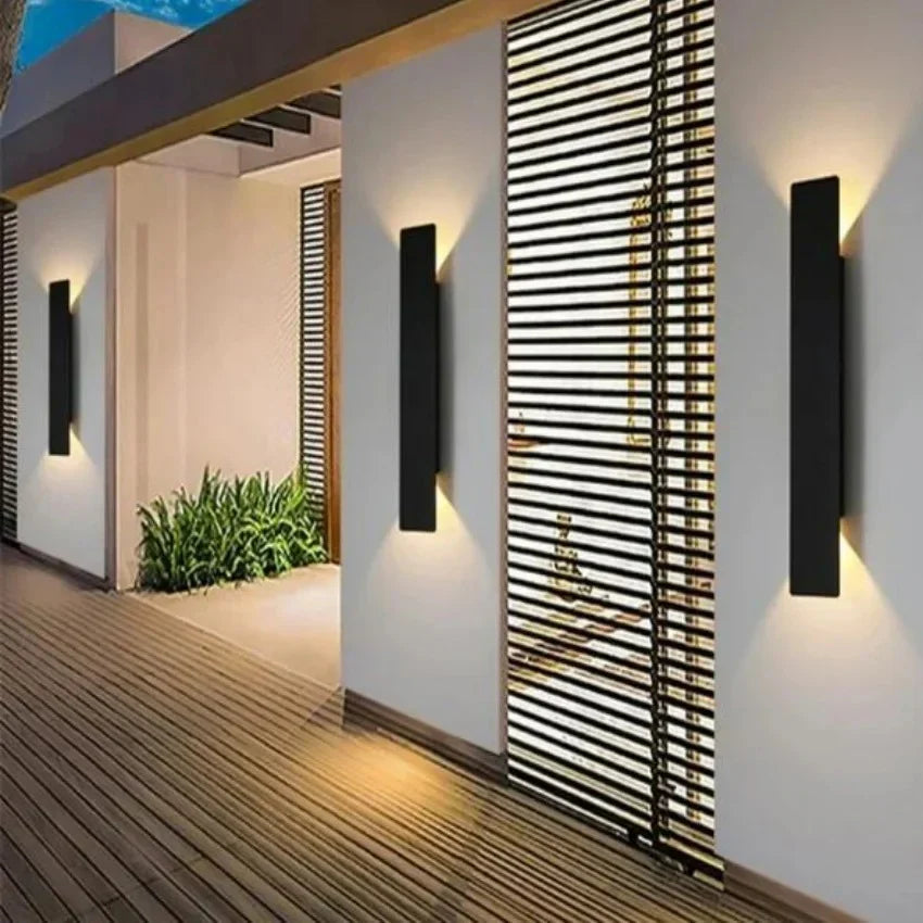 Weatherproof LED Outdoor Wall Light