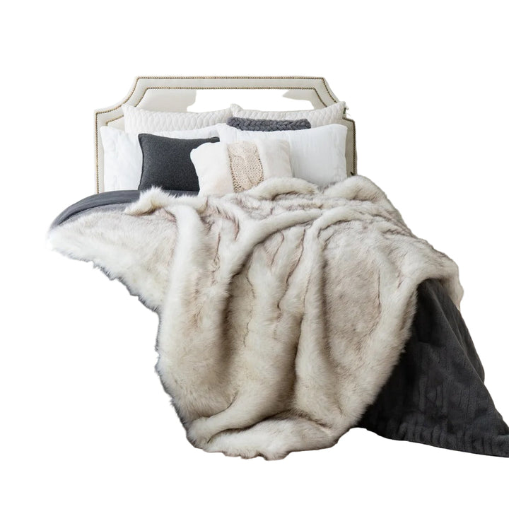 Kalsten | Soft and Plush Blanket Winter Pattern Comfort with Delicate Fur