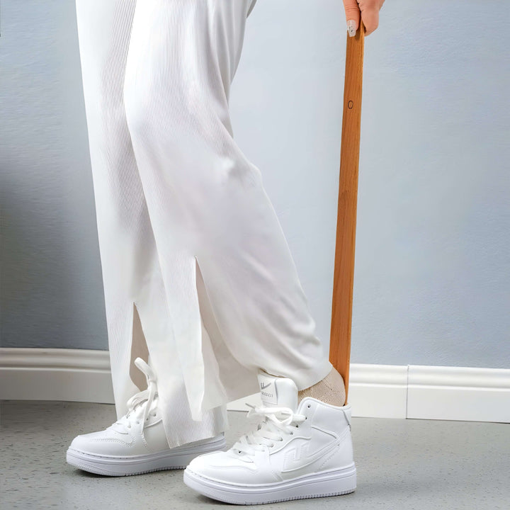 Long Wooden Shoe Horn with Magnet and Wall Holder 55 cm | Kalsten