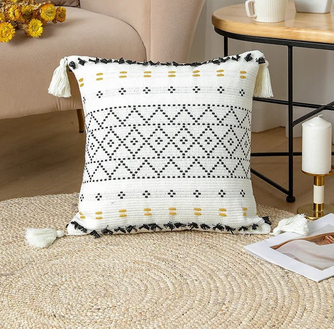 Bohemian SatinCiel Pillowcase - Luxury Pillowcase with Tufted Design for Any Interior Kalsten
