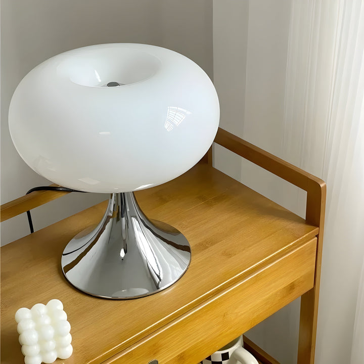 SereneCrystal Lamp - Elegant Retro Table Lamp | Kalsten