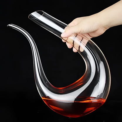 Wine decanter with aerator - hand-blown and stylish - 1500 ml for bar and home - lead-free glass