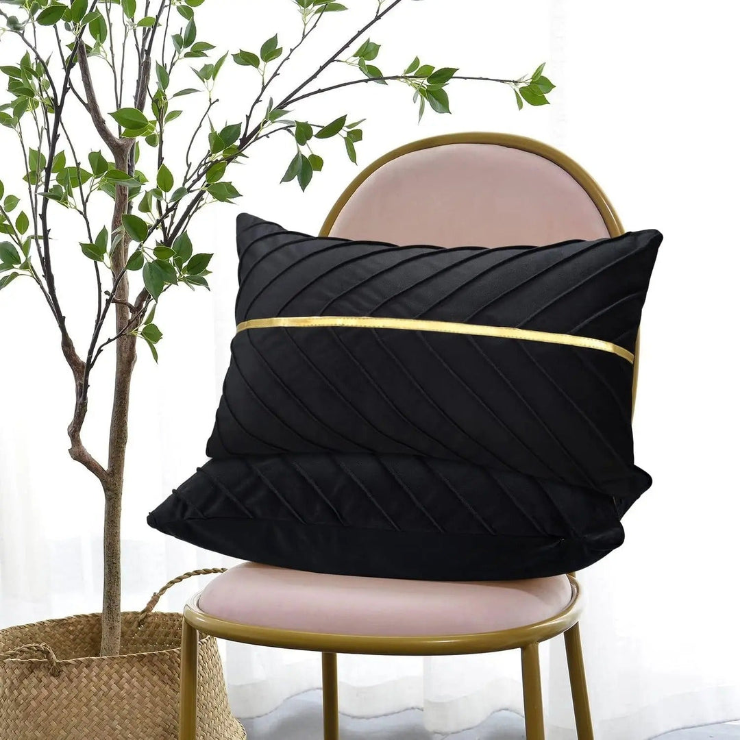 Noir Élégance Cushion Cover - Luxury Velvet Cushion Cover with Gold Sequins - Refine Your Interior Kalsten