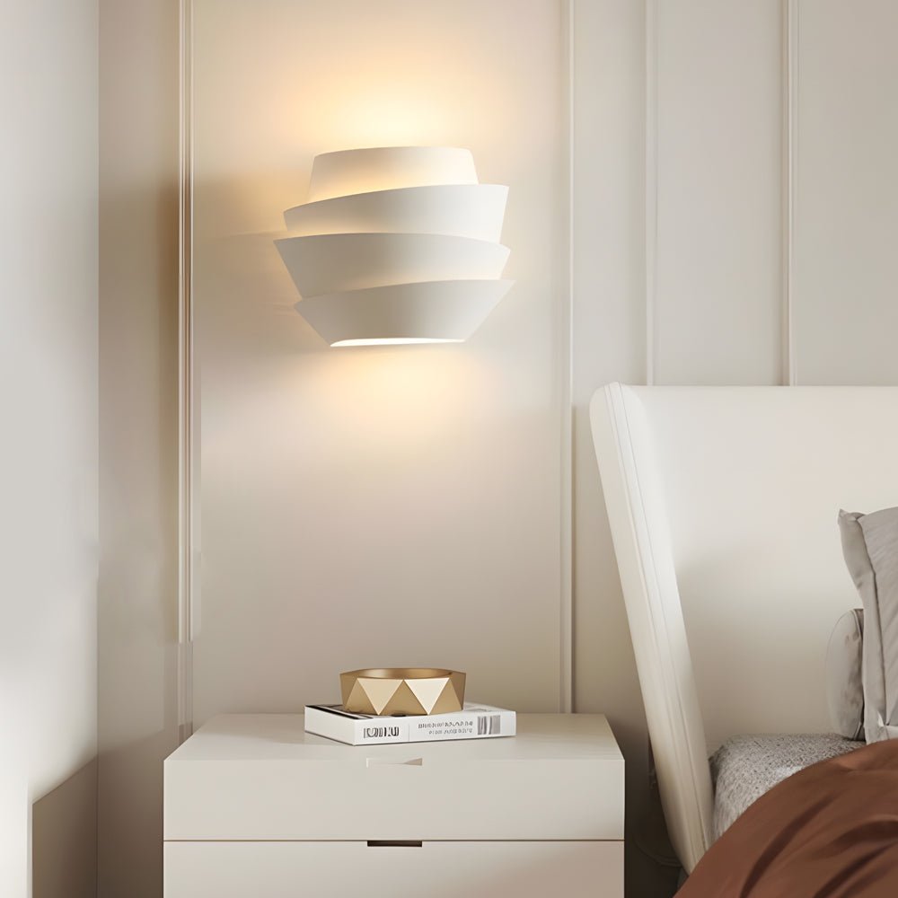 Modern White Layered Wall Sconce – Half-Cylinder Iron 2-Light (G9 & 10x30cm) | Kalsten
