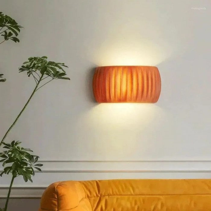 Luxury Art Deco Wall Lamp made of Resin - Illuminate your Interior Kalsten