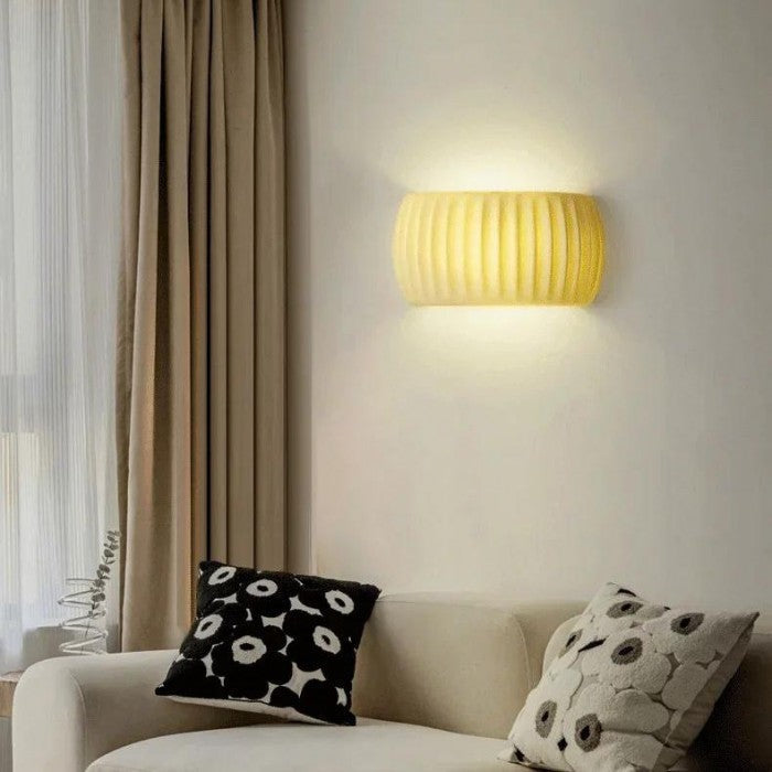 Luxury Art Deco Wall Lamp made of Resin - Illuminate your Interior Kalsten