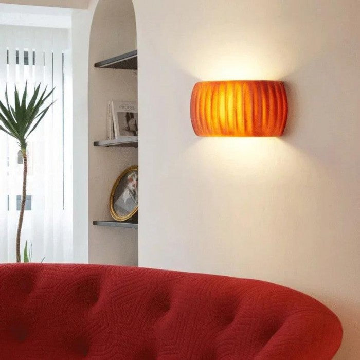 Luxury Art Deco Wall Lamp made of Resin - Illuminate your Interior Kalsten