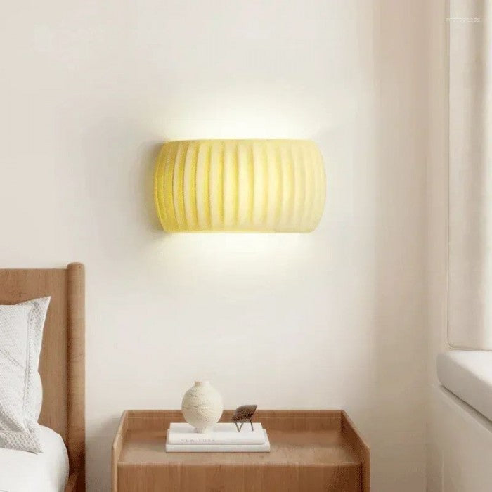 Luxury Art Deco Wall Lamp made of Resin - Illuminate your Interior Kalsten