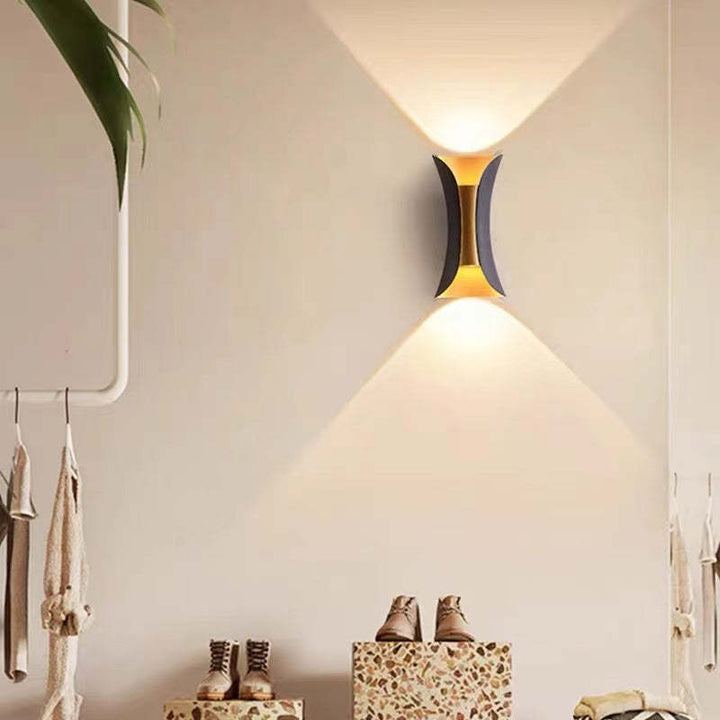 LumiEdge Modern LED Outdoor Wall Light