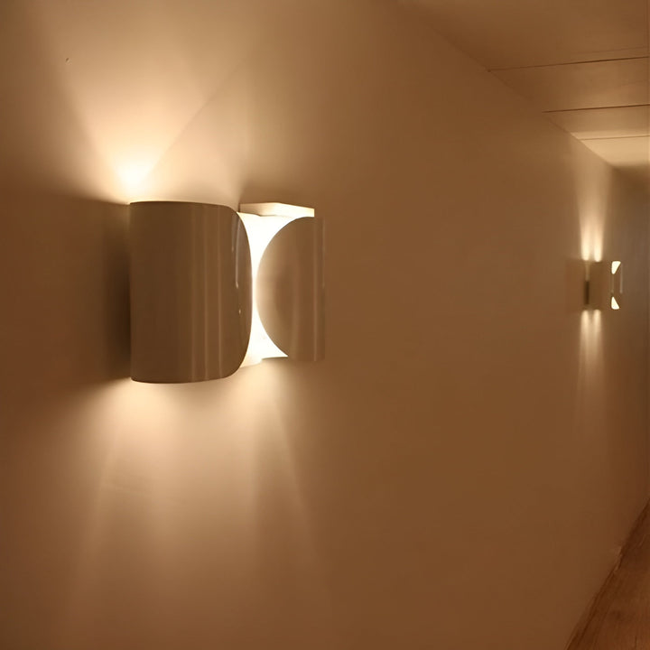LuminaSquare Wall Lamp - Modern Design and Atmospheric Light | Kalsten