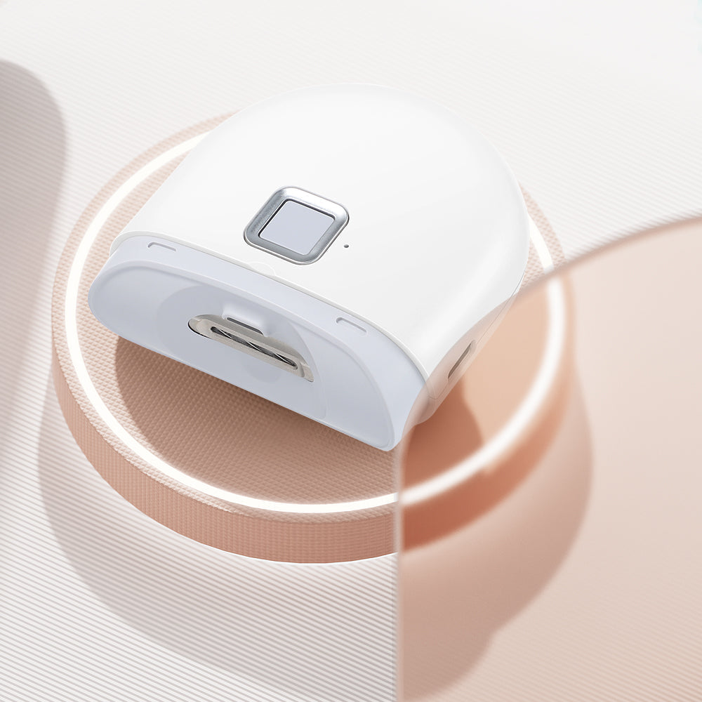 Kalsten | Convenient nail trimming with a built-in flashlight