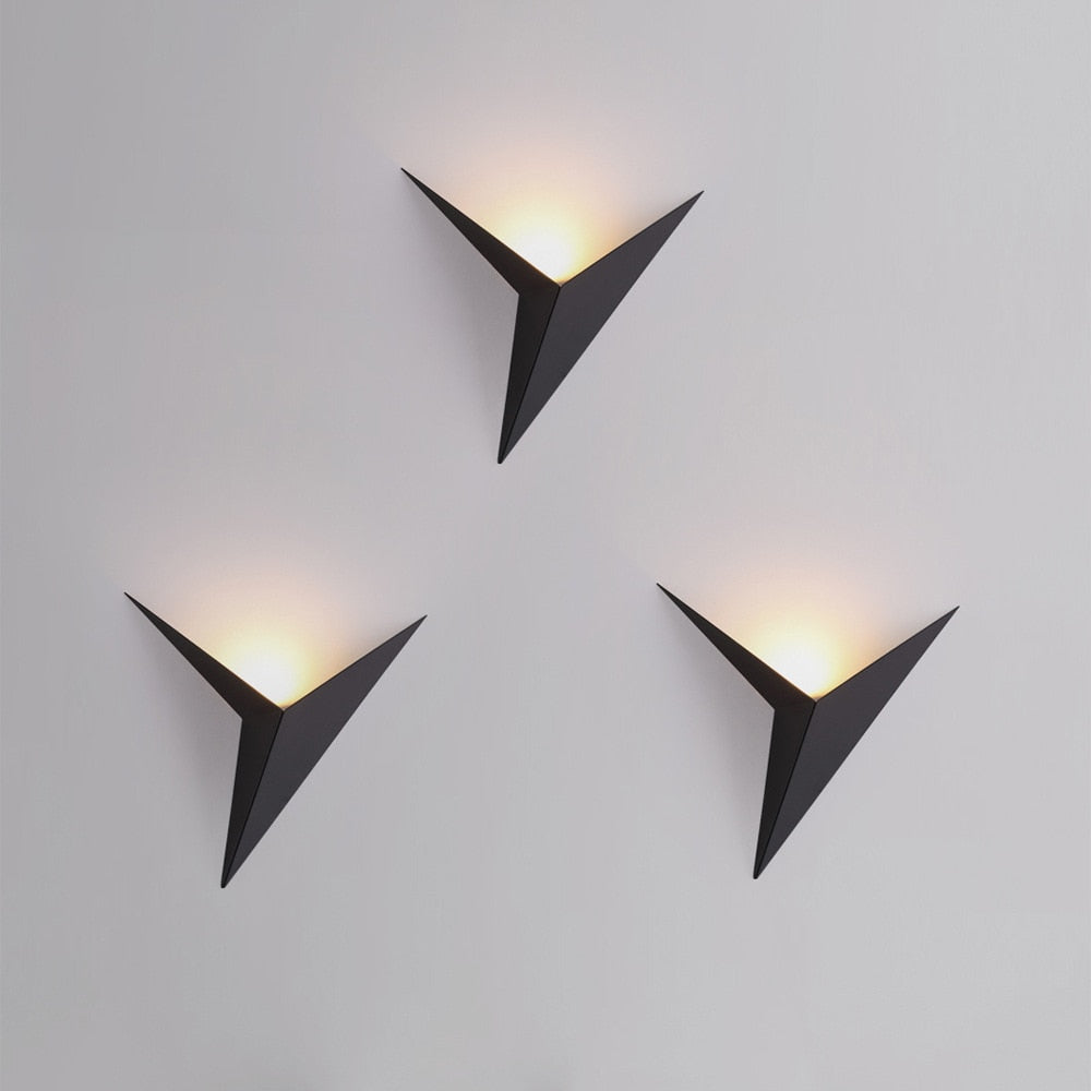 Kalsten | Trigon Wall Light