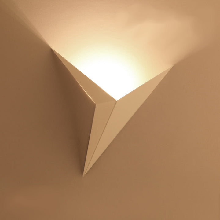 Modern Triangular Wall Lamp - TrigoLux | Kalsten