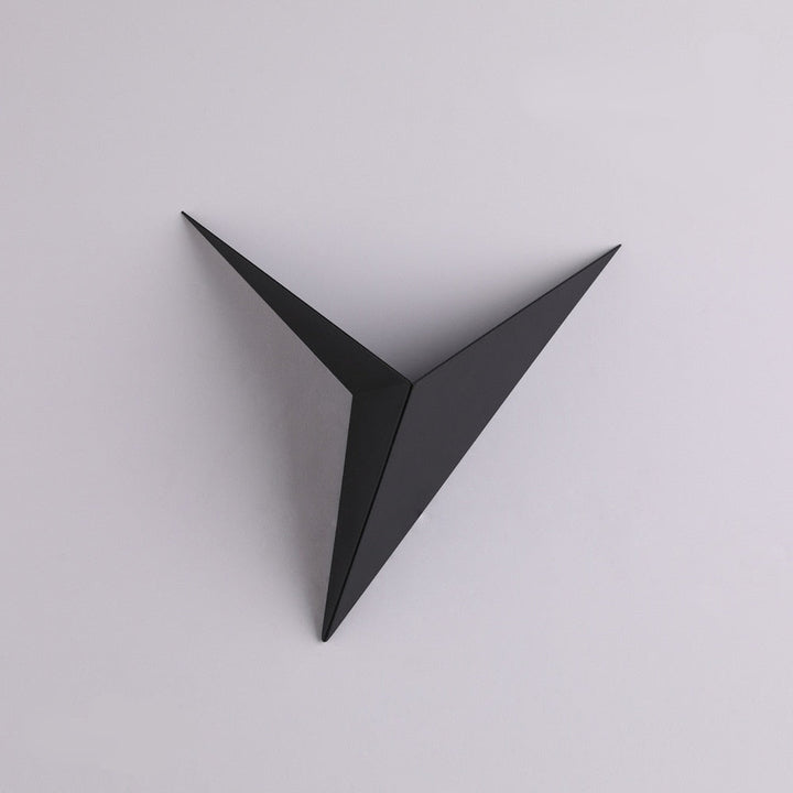 Modern Triangular Wall Lamp - TrigoLux | Kalsten